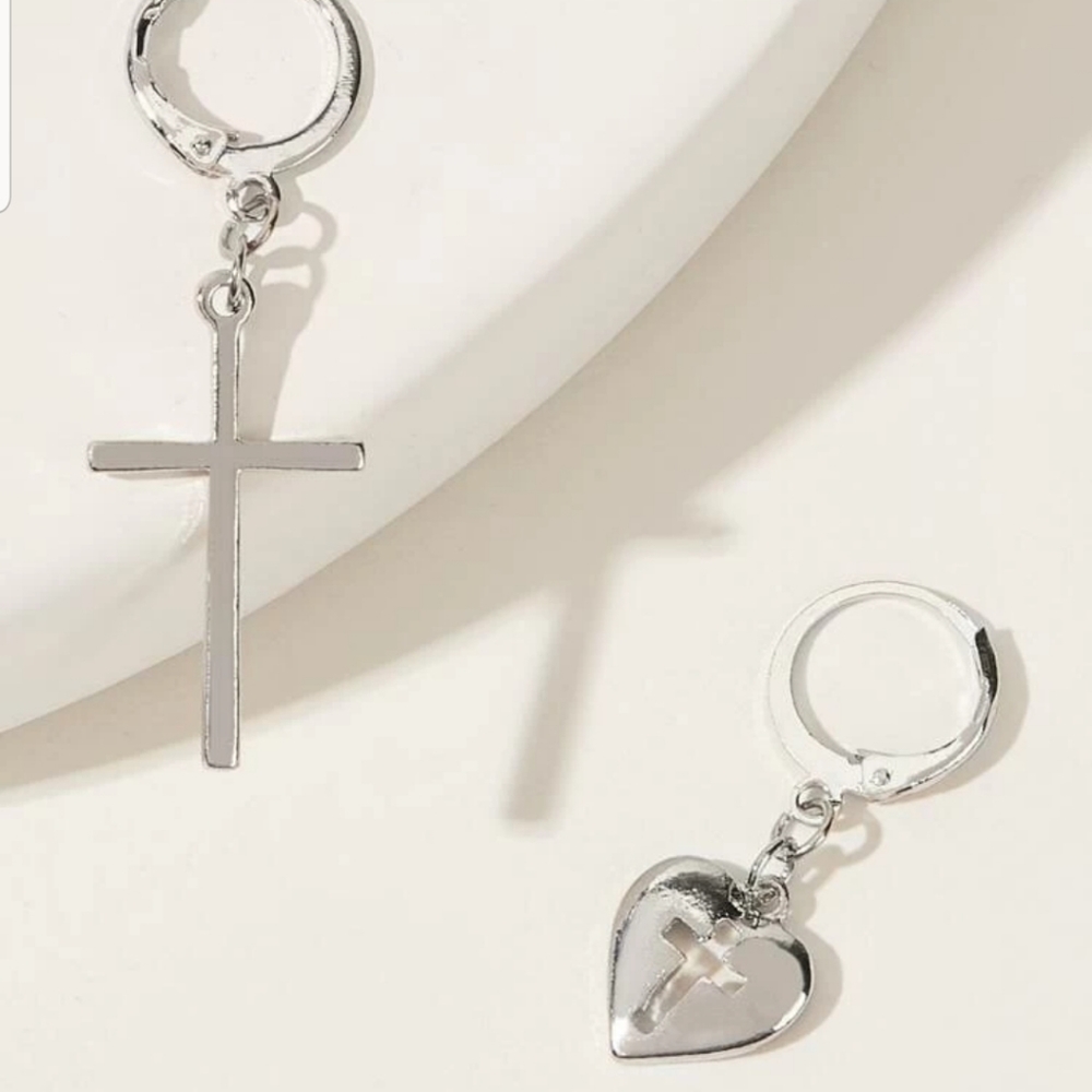 *Mimi* Cross and Heart Earrings - Picture 2 of 4